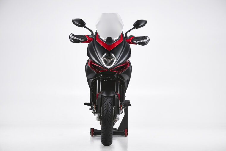 MV-Agusta-Turismo-Veloce-800-Lusso-2021-estudio (11)