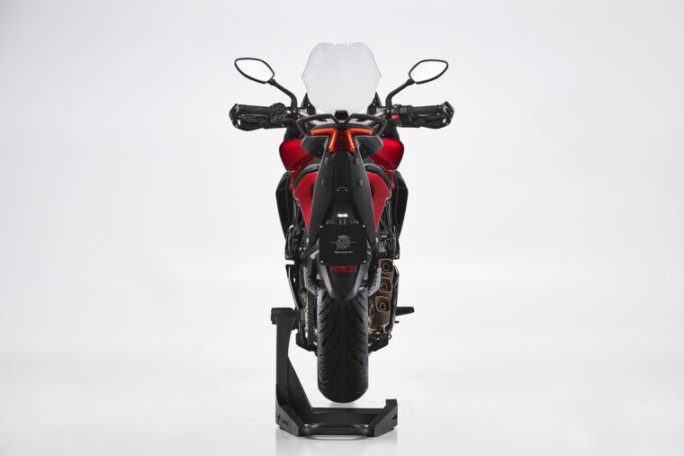 MV-Agusta-Turismo-Veloce-800-Lusso-2021-estudio (15)