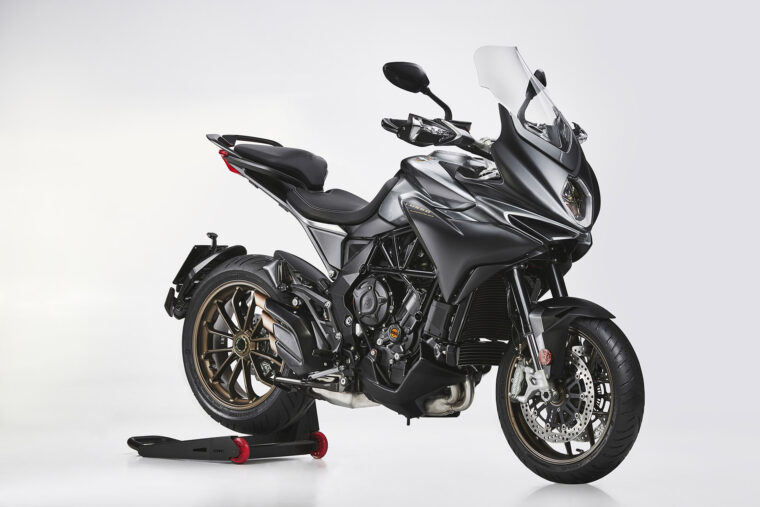 MV-Agusta-Turismo-Veloce-800-Lusso-2021-estudio (2)