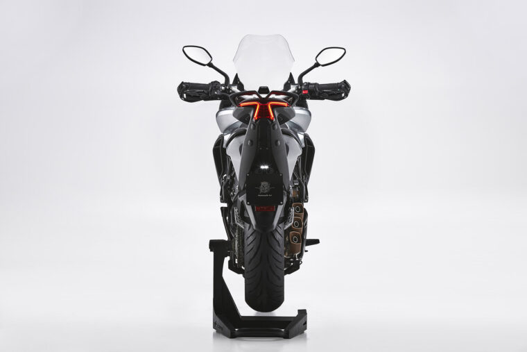 MV-Agusta-Turismo-Veloce-800-Lusso-2021-estudio (7)