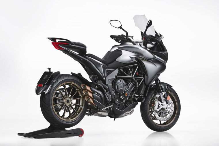 MV-Agusta-Turismo-Veloce-800-Lusso-2021-estudio (8)