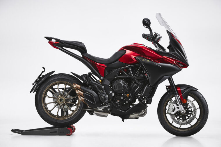 MV-Agusta-Turismo-Veloce-800-Lusso-2021-estudio (9)