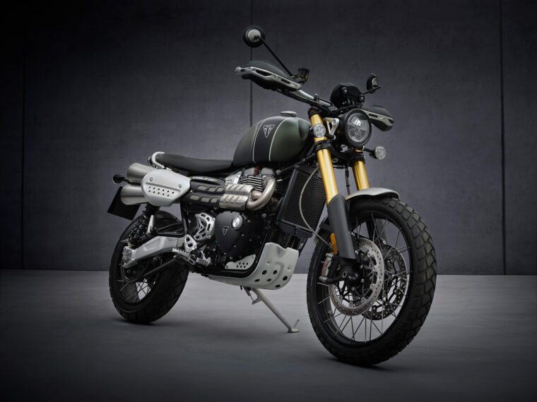 Triumph Scrambler 1200 XE 2021 estudio 1