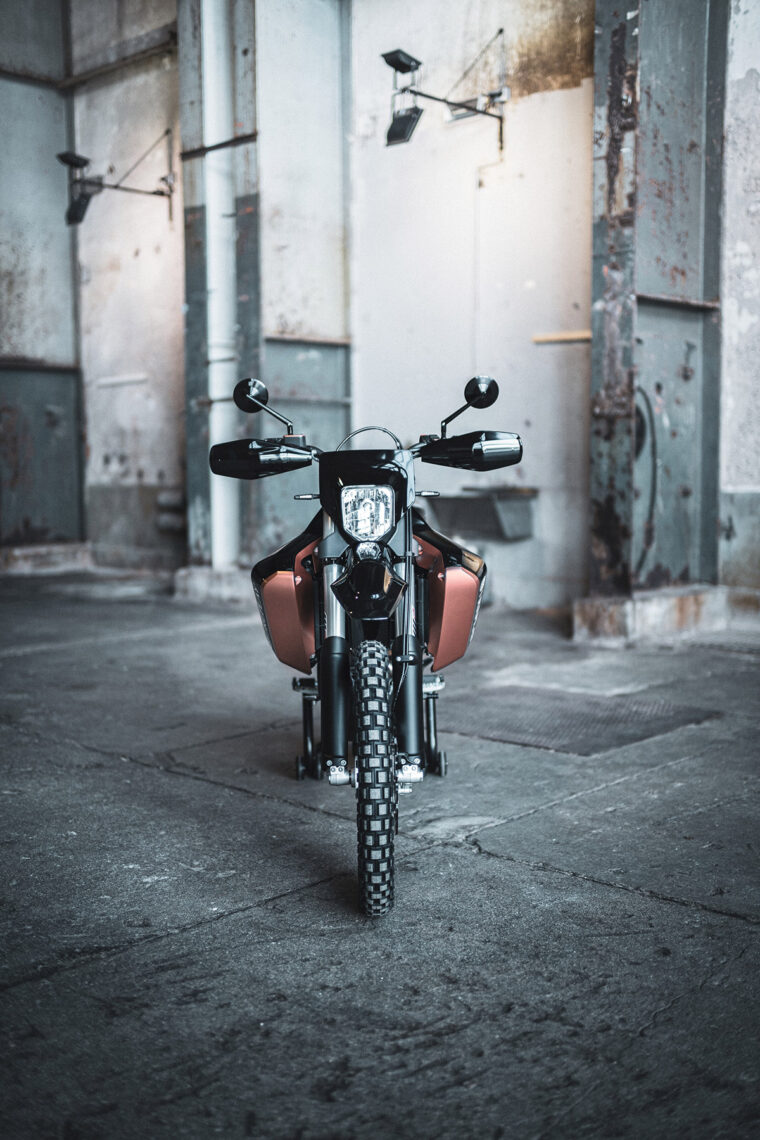 Husqvarna-701-Enduro-LR-Replay-Edition (2)