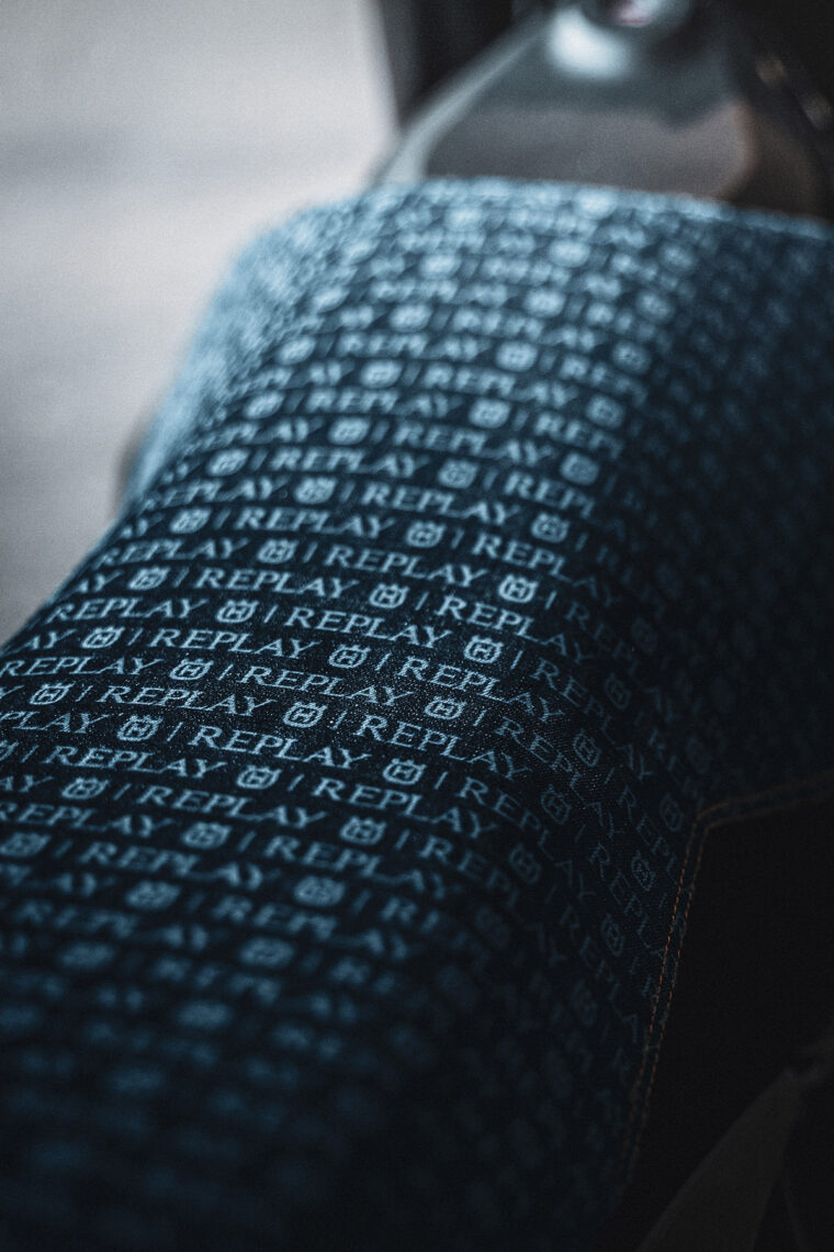 Husqvarna-701-Supermoto-Replay-Edition (2)