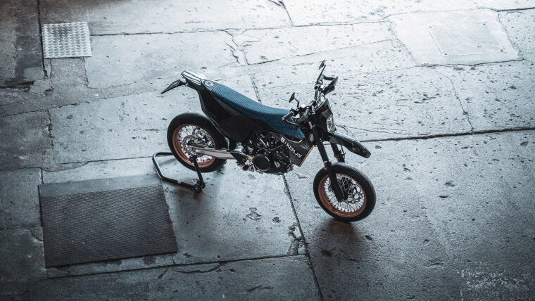 Husqvarna-701-Supermoto-Replay-Edition (4)