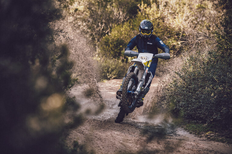 Husqvarna-FE-450-2022-enduro (2)