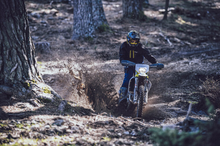 Husqvarna-FE-501-2022-enduro (7)