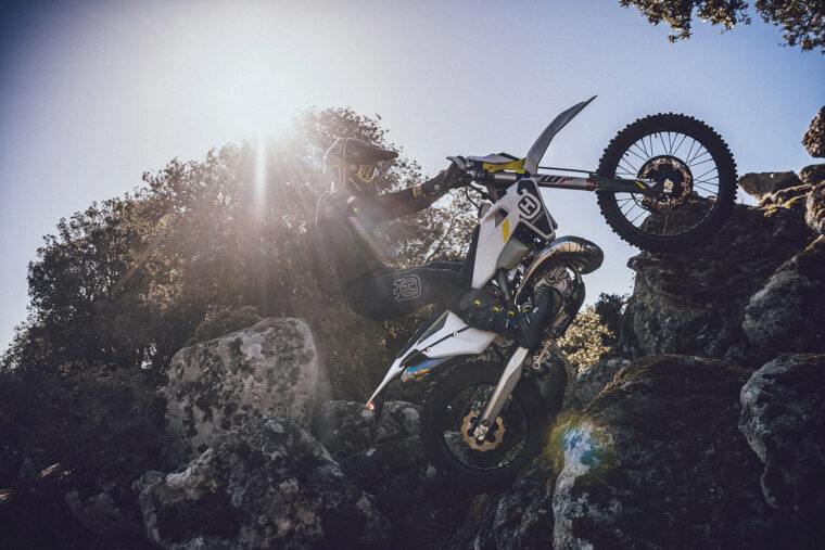 Husqvarna-TE-300i-2022-enduro (27)