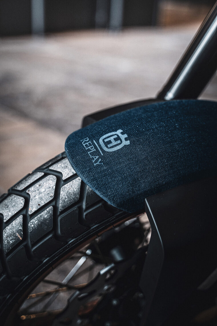 Husqvarna-Vitpilen-701-Replay-Edition (3)