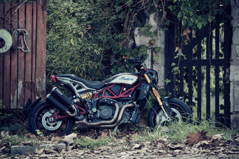 Indian-FTR-R-Carbon-2022-detalles-4