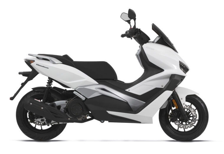 Keeway Vieste 300 2025 4 Keeway Vieste 300 2021 (6)