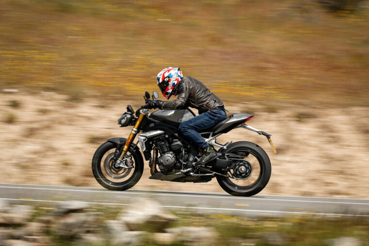 Triumph-Speed-Triple-1200-RS-2021-prueba-10