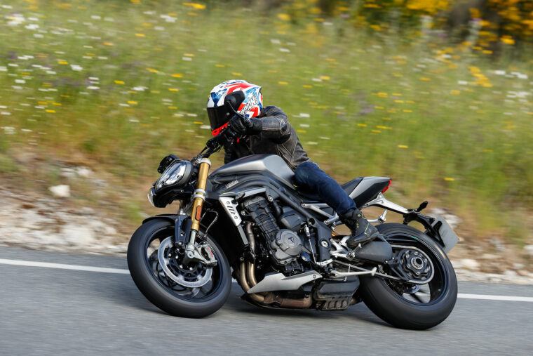Triumph-Speed-Triple-1200-RS-2021-prueba-4