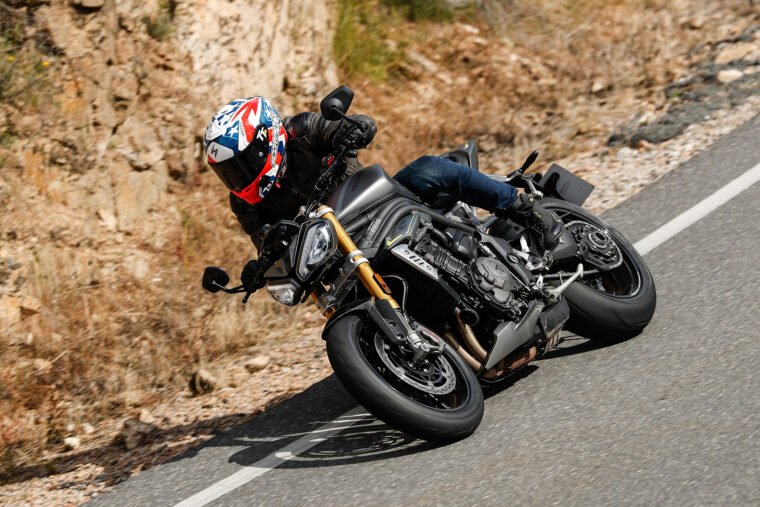 Triumph-Speed-Triple-1200-RS-2021-prueba-7