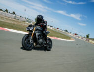 Triumph Speed Triple 1200 RS 2021 prueba circuito 19