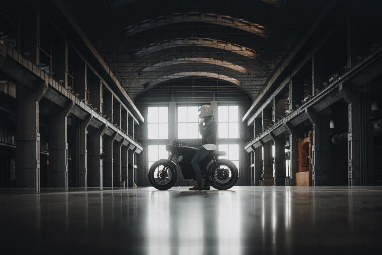 OX Motorcycles traslada su producción a Madrid 3 OX One 2021 moto electrica (18)