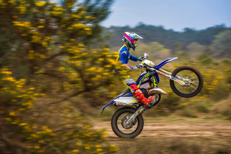 Sherco-125-SE-Factory-2022-enduro-accion (1)