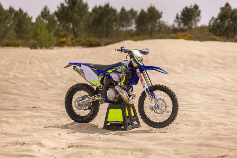 Sherco 250 SE Factory 2022 enduro accion (2)