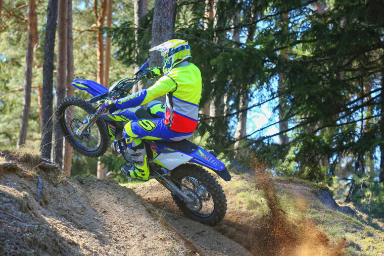 Sherco-300-SE-Racing-2022-enduro-accion (6)