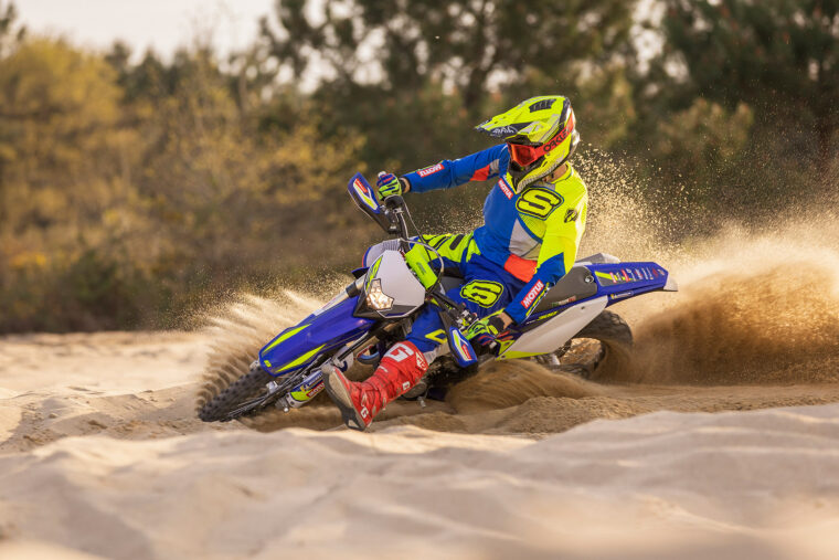 Sherco-300-SEF-Factory-2022-enduro-accion (9)