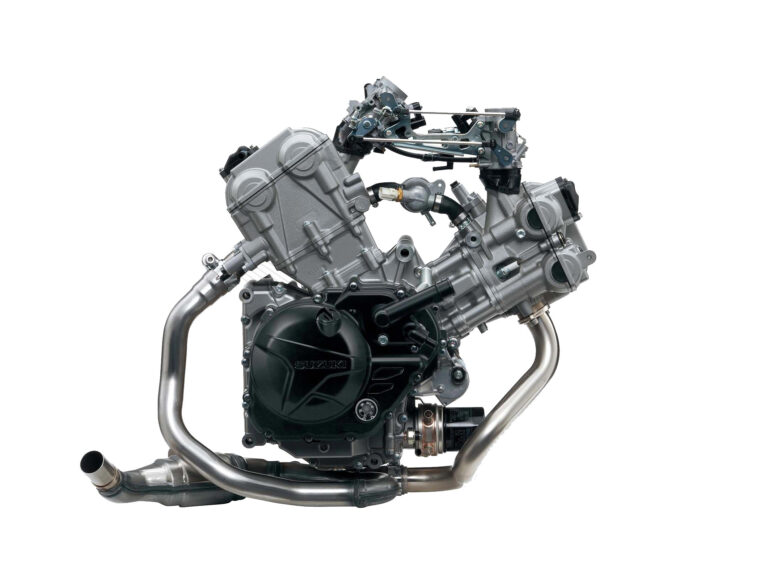 Suzuki-SV650RR-bikeleaks-motor