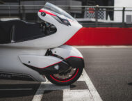 WMC250EV: White Motorcycle desvela su moto eléctrica de récord 30 White Motorcycle WMC250EV moto electrica (101)