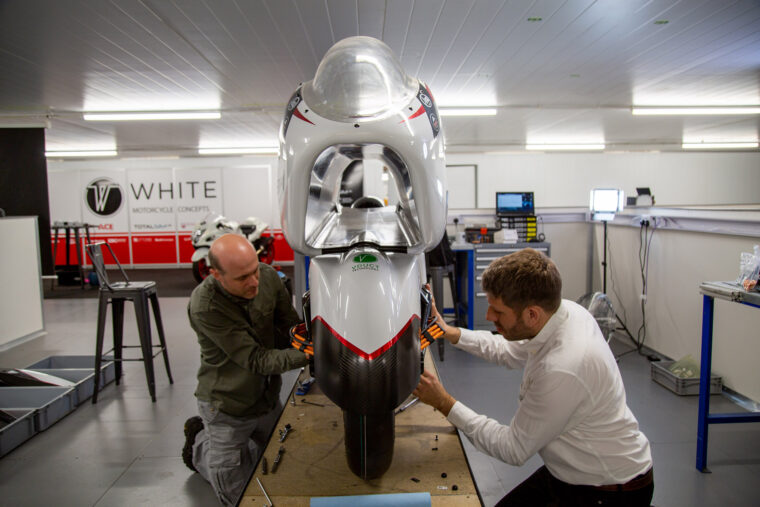 White-Motorcycle-WMC250EV-moto-electrica (2)