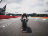 WMC250EV: White Motorcycle desvela su moto eléctrica de récord 34 White Motorcycle WMC250EV moto electrica (4)