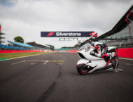 WMC250EV: White Motorcycle desvela su moto eléctrica de récord 32 White Motorcycle WMC250EV moto electrica (80)