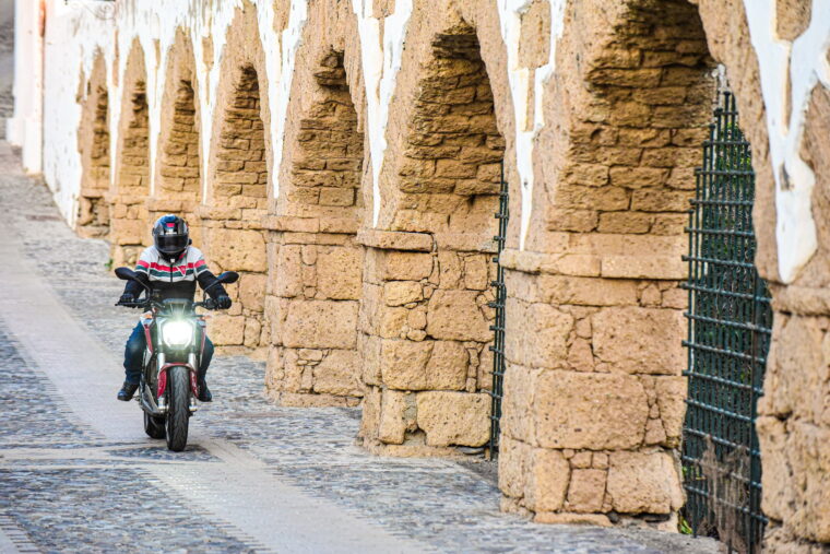 Zero-SR-F-accion (1)