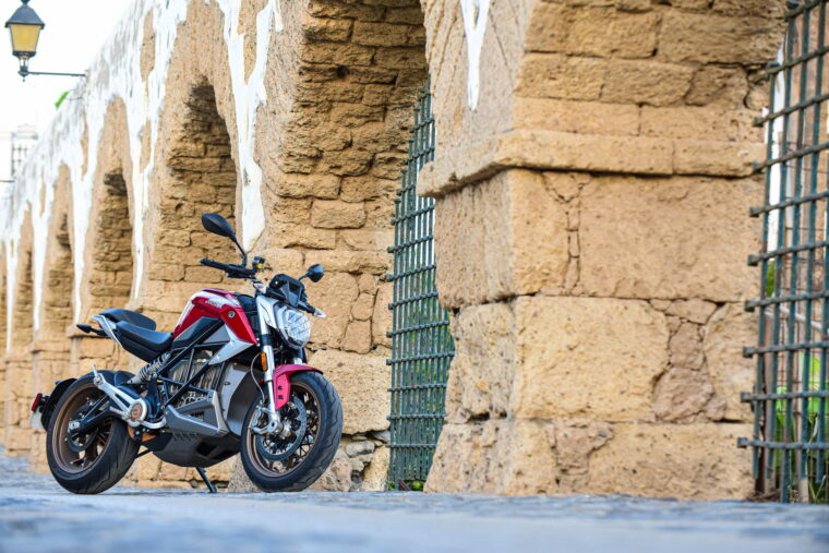 Zero SR F accion (2)