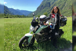 Alicia Sornosa hace la e-Gran Ruta de Suiza en una Zero SR/F 19 Alicia Sornosa Zero Suiza