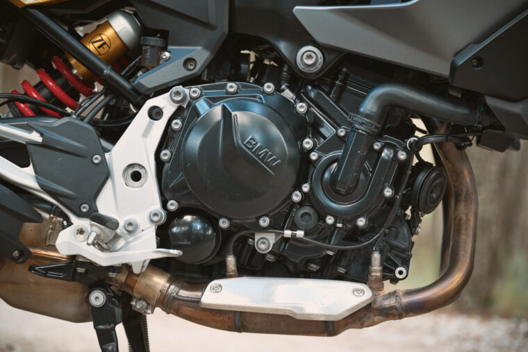 BMW-F-900-XR-2021-detalles-11