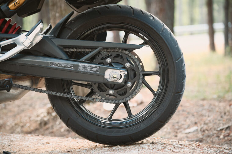 BMW-F-900-XR-2021-detalles-19