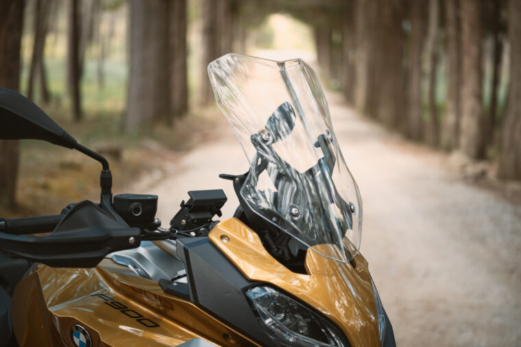 BMW-F-900-XR-2021-detalles-2