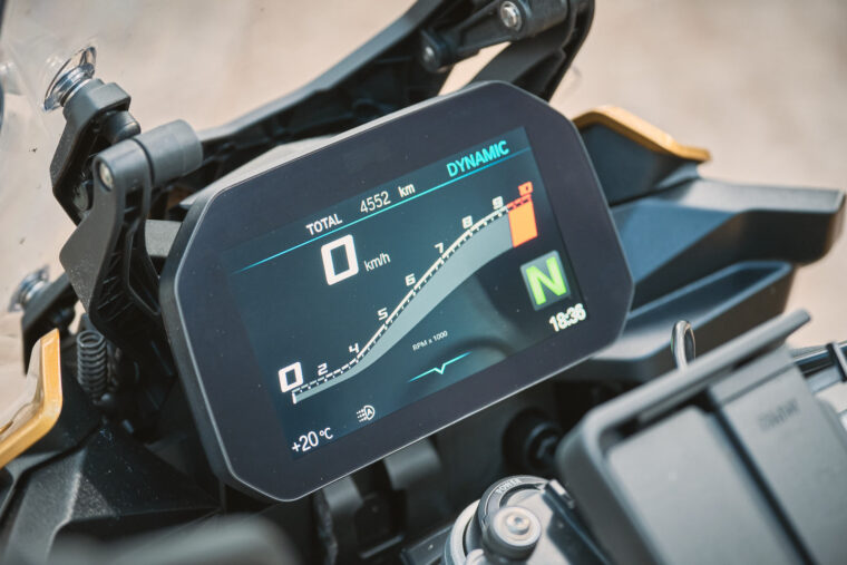 BMW-F-900-XR-2021-detalles-24