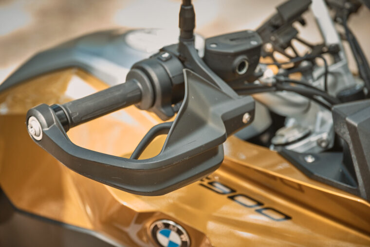 BMW-F-900-XR-2021-detalles-28