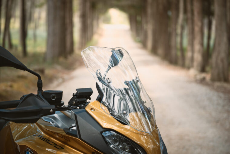 BMW-F-900-XR-2021-detalles-3