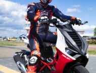 Italjet Dragster 125/200 2022: El excéntrico scooter llega en diciembre 7 Italjet Dragster Andrea Dovizioso (2)