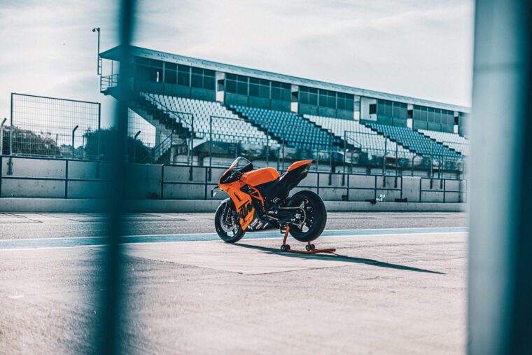 KTM-RC-8C-2022 (75)