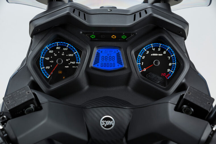 SYM-Joymax-Z+-125-2021-estudio-2