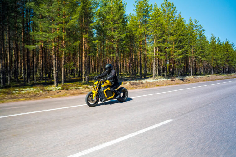 Verge-TS-accion-moto-electrica (13)