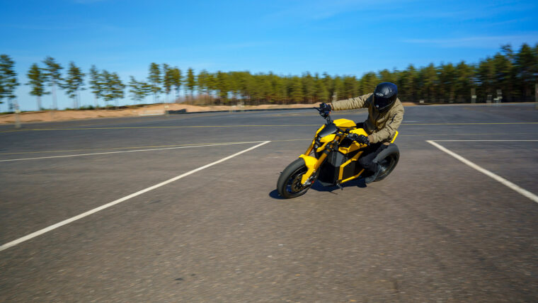 Verge-TS-accion-moto-electrica (5)