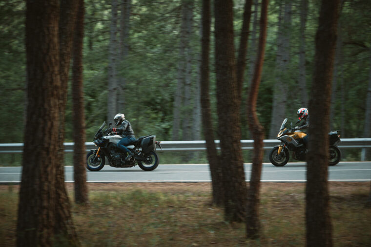 Yamaha-Tracer-9-GT-vs-BMW-F-900-XR-2021-10