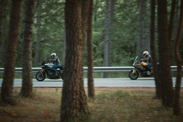 Yamaha-Tracer-9-GT-vs-BMW-F-900-XR-2021-11