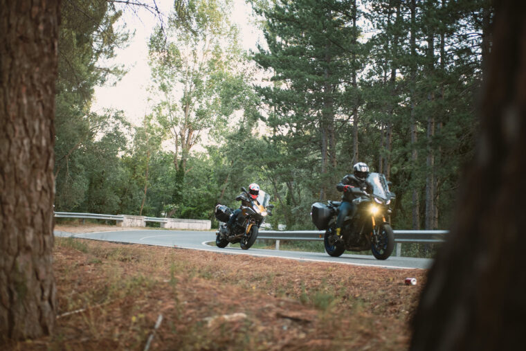 Yamaha-Tracer-9-GT-vs-BMW-F-900-XR-2021-14