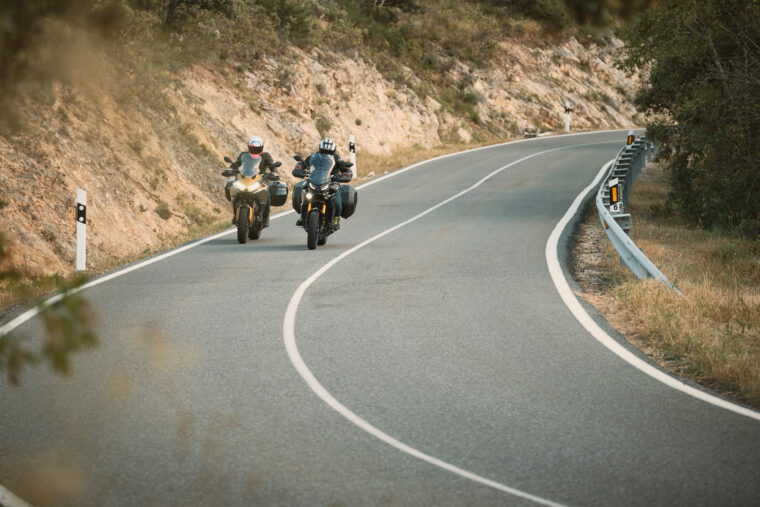 Yamaha-Tracer-9-GT-vs-BMW-F-900-XR-2021-20