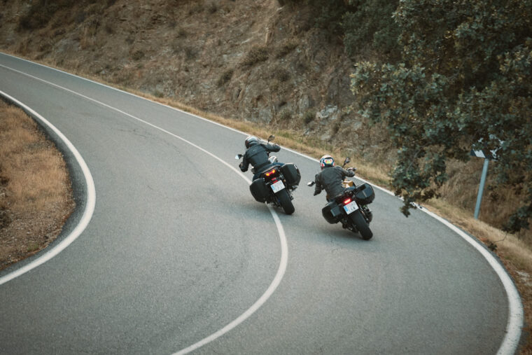 Yamaha-Tracer-9-GT-vs-BMW-F-900-XR-2021-23