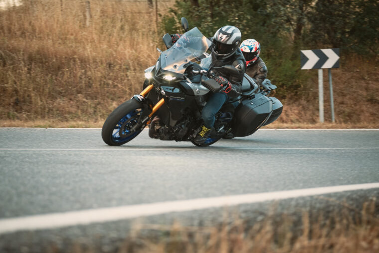 Yamaha-Tracer-9-GT-vs-BMW-F-900-XR-2021-25